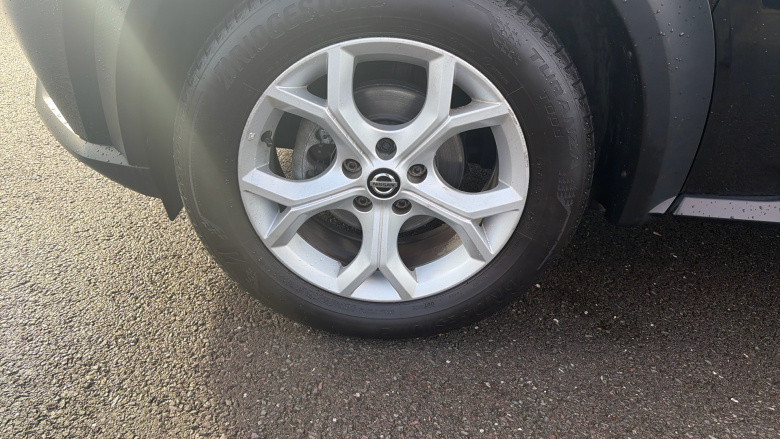 Nissan Juke 1.0 DiG-T 114 N-Connecta 5dr Petrol Hatchback